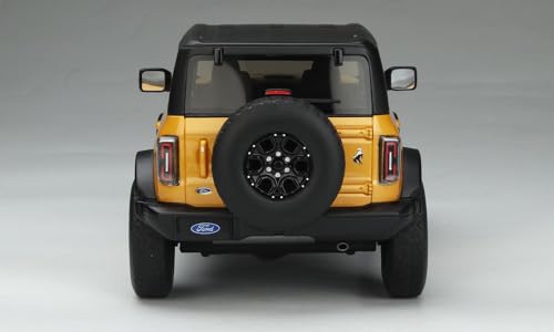 2021 Ford Bronco Wildtrak en escala 1:18 por GT Spirit miniatura 5