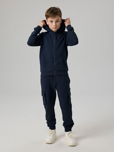 Pantalones para niños perfectos para jugar en el parque con estilo urbano 2