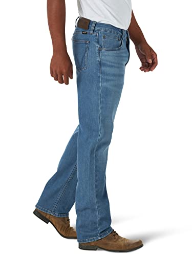 Image of Wrangler Men's Rugged Wear Classic Fit Jean