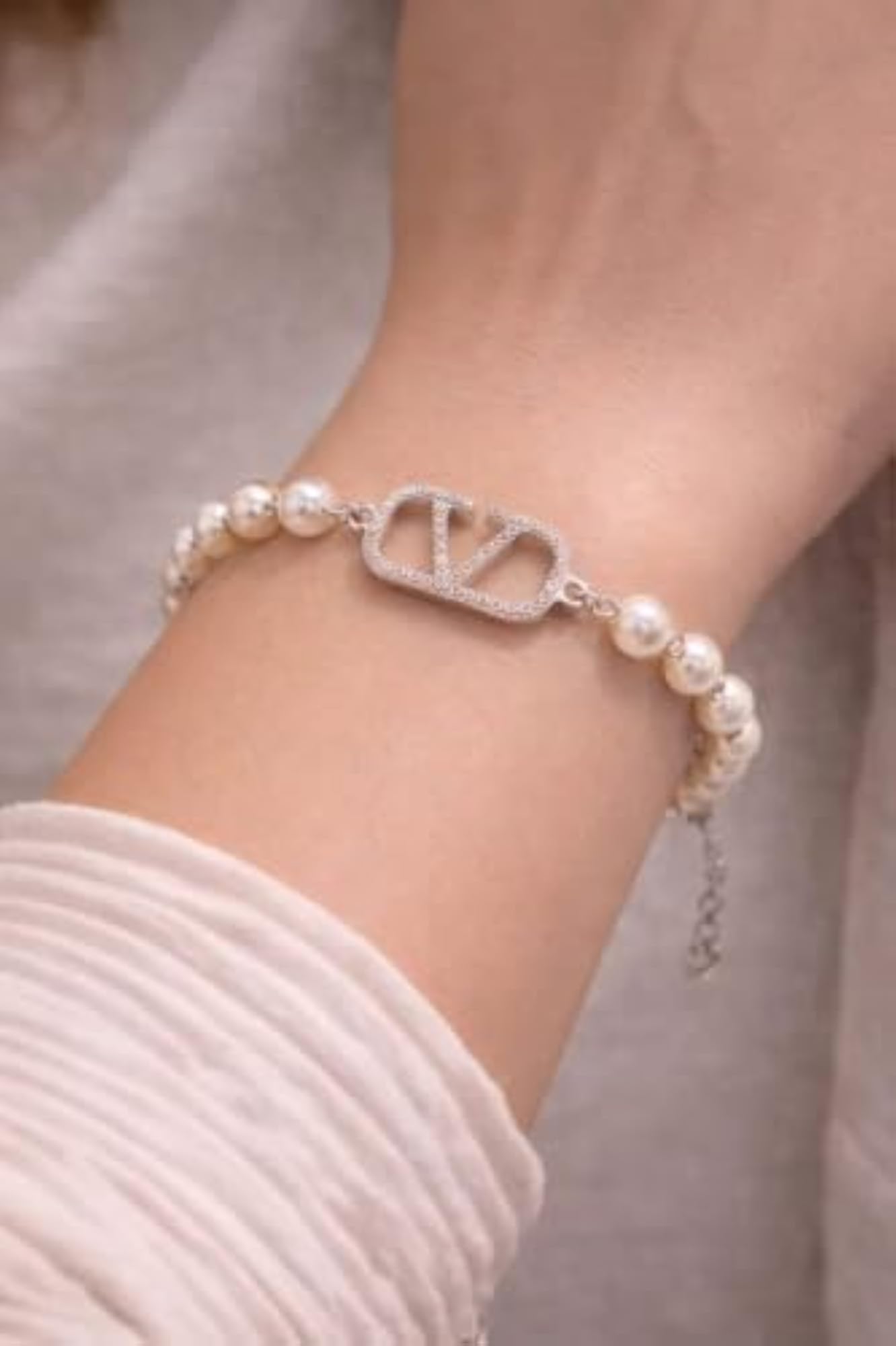 Women's 925 Sterling Silver Pearl V Bracelet, Elegant Design