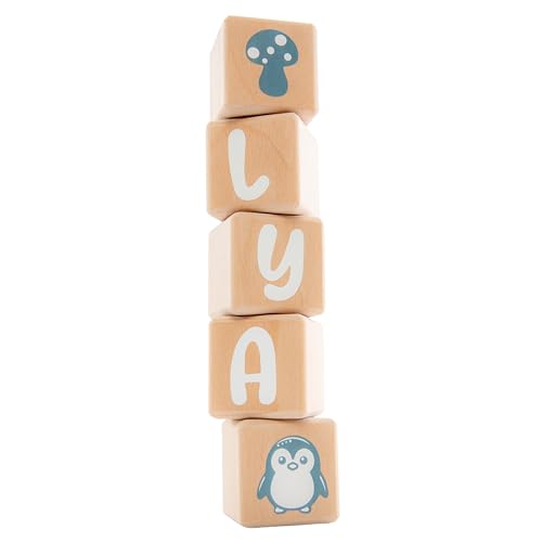 Louyou Cubos de Madera de 5cm x 5cm Kit de 5 Cubos con Pegatinas Blancas - Letras de Madera de Gran Tamaño, Nombre Personalizado, Decoración para Habitación Infantil y Regalo de Nacimiento