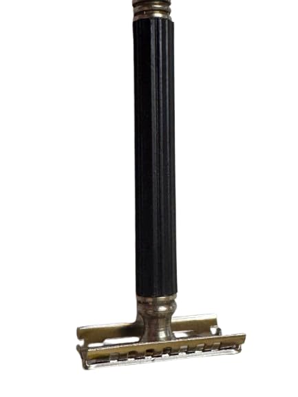Image of Premium Quality Stainless Steel Double Edge Safety Metal Shaving Razor for Men, Beard Shave, Metal Shaving Razor to clean your beard to make you look smart, Effortless shave giving you smoother and softer skin.