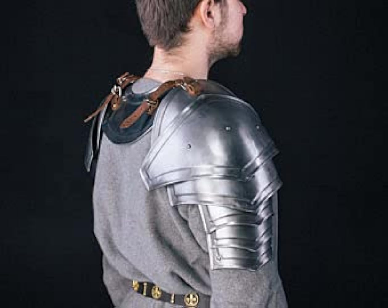 【特別出品】中世の騎士が現代に降臨！実物大ヨーロピアンアーマー「Arthur」 特別出品】中世の騎士が現代に降臨！実物大ヨーロピアンアーマー