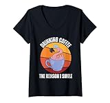 Coffee The Reason I Smile Coffee Vintage Grunge Coffee Lover Vêtements pour Anniversaire et Noël Fête des Pères Mères Ce motif montre un flamant rose qui dit Coffee The Reason I Smile Coffee. Parfait pour tous ceux qui aiment le café.