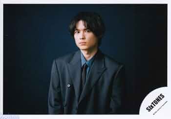 Amazon.co.jp: Six TONES 公式 生 写真（松村北斗）ST00713