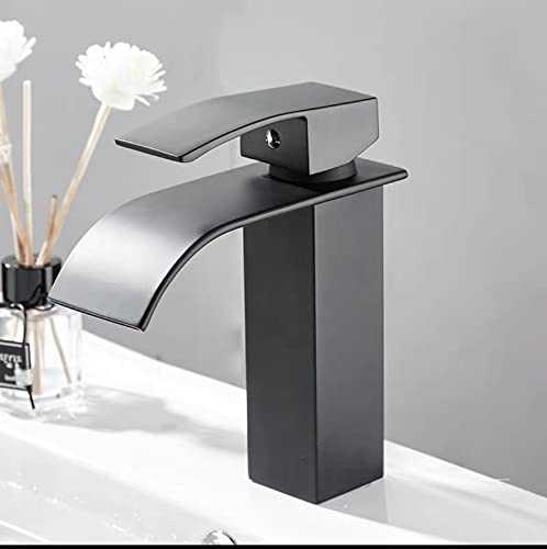 Robinet de lavabo cascade noir pour une salle de bain moderne et zen