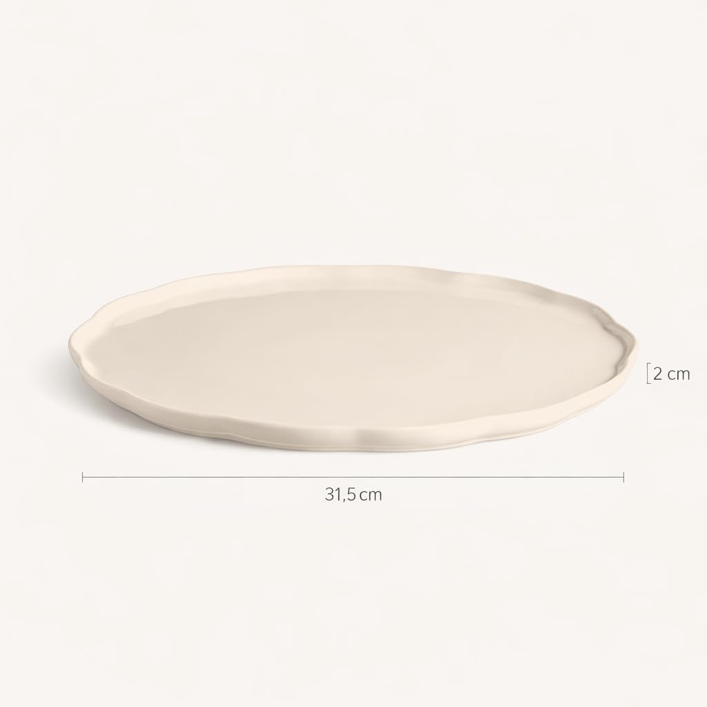Emile Henry Assiette de Service Ronde Madeleine – Céramique Haute Résistance – Présentation Élégante du Four à la Table – Coloris Argile – Fabriqué en France
