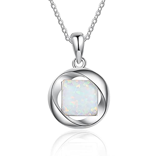 Collier en argent 925 et opale blanche pour illuminer vos tenues de bureau