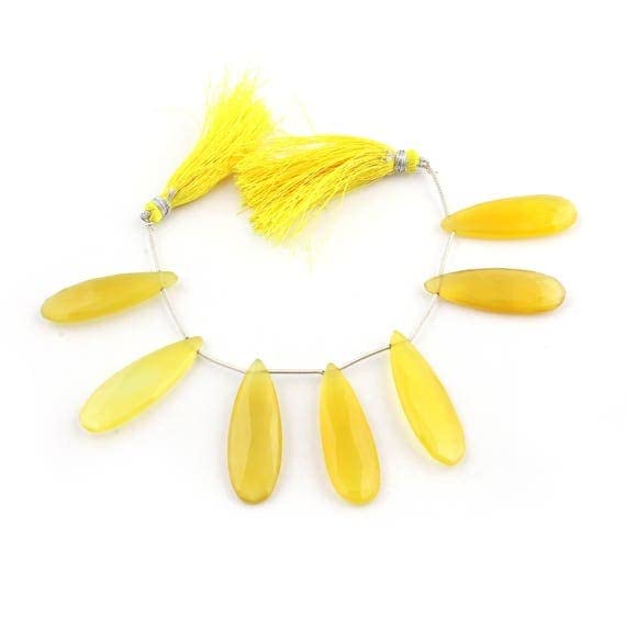 Calcédoine jaune naturelle facettée 37x13mm en longues gouttes briolettes