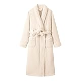 Restez confortablement au chaud dans ce peignoir d'hiver, conçu pour une utilisation prolongée à la maison. Il offre une coupe décontractée qui ne restreint pas les mouvements, parfait pour se détendre ou pour les tâches légères. Le matériau offre une chaleur constante sans encombrement, s'adaptant aux changements de température intérieure. Une option sans tracas pour la détente quotidienne.