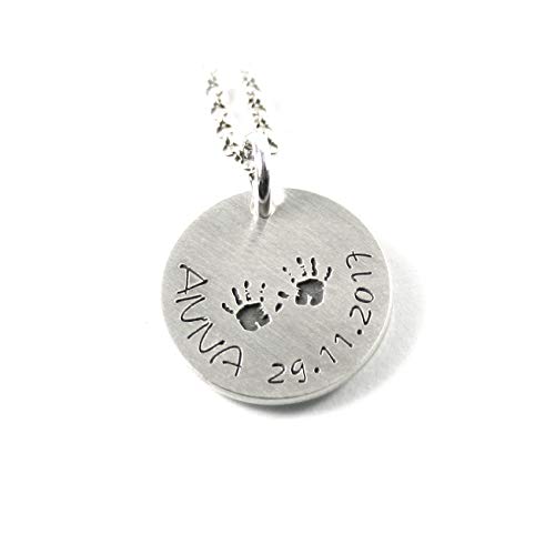 Anhänger mit individueller Gravur Motiv: Baby Hand Abdruck mit Kette aus 925 Silber Geschenk Baby Fuß Hand Abdruck Handabdruck Taufekette Taufschmuck Namenskette Datum Initiale Kette | PS131KE2 Cover