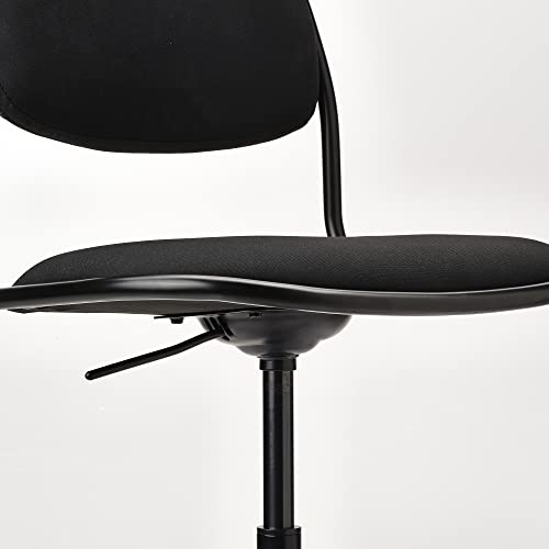 Fauteuil pivotant ProTuning noir assis confortablement