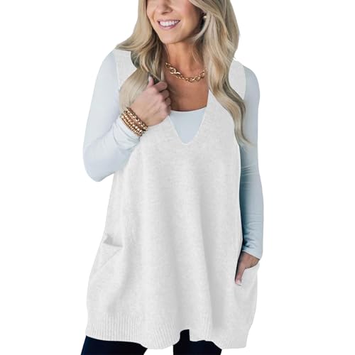 Chaleco tejido de mujer con ribete acampanado vertical que estiliza la figura en invierno