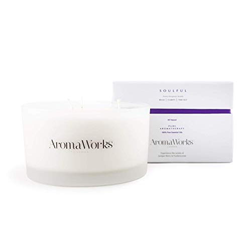 AromaWorks - Soulful Candle 3 Wick - Beneficios Terapéuticos Comprobados - Relajación - Claridad - Tiempo de espera - Todo Natural - Aceites esenciales 100% puros - Aromas de bayas de enebro e incienso - Grande - 14,1 oz Cover