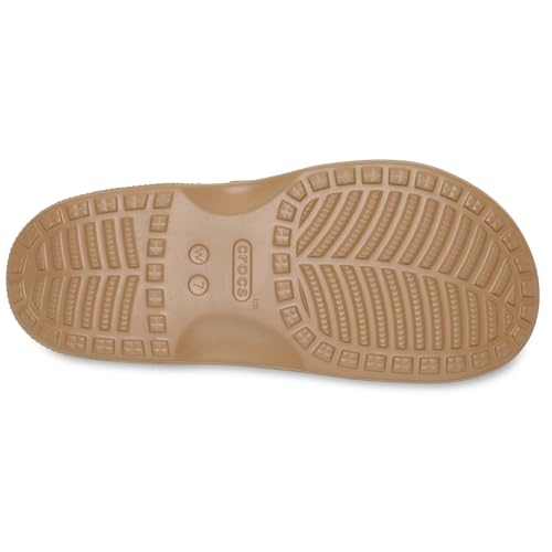 crocs『サタデーメタリックバックルサンダル』
