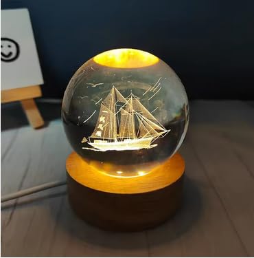 Anna Flowers Luce notturna sfera di cristallo Barca a Vela incisa al laser 3D – Lampada LED ologramma in vetro con base in legno massello, alimentata tramite USB