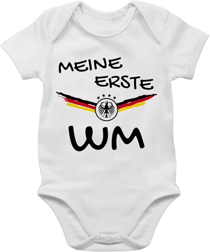 Baby Body Kurzarm - 2026 Fussball Fanartikel - Meine erste WM Deutschland - 1/3 Monate - Weiß - deutschland-fanartikel europameisterschaft em germany babysachen flagge 2024 fußball deutscher