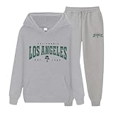 【COUPE FEMININE ET MODERNE】 : La silhouette de l’ensemble est travaillée pour être flatteuse. Le haut peut être légèrement ajusté et le pantalon de type « jogging » ou « legging » offre une ligne élégante, adaptée à un style sport-chic.