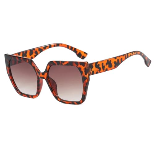 Lunettes de soleil rétro pour flâner en terrasse et sublimer votre look de vacances