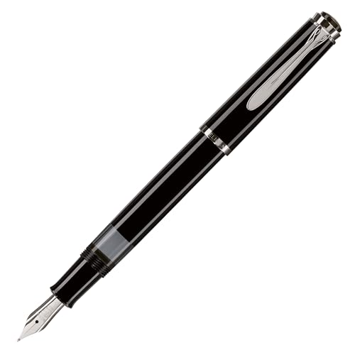 Elegante penna stilografica Pelikan M205 Classic: grazie al suo fusto e cappuccio in nero lucido la Stilo Pelikan Classic Nera ha un design senza tempo e un look inconfondibile