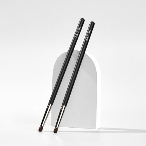 Image of PAC Eyeshadow Blending Brush 082