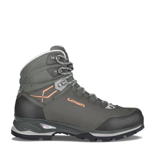 Image of Lowa Men's Tibet LL Trekking Boot