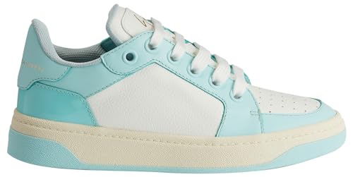 GZ94 Low Top Sneakers