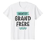 Partagez la grande nouvelle avec style et humour grâce à ce design original pour les grand frère en 2026. Une façon amusante d’annoncer qu’un nouveau membre de la famille est en route. Avec un message Bientôt Grand Frère veuillez patienter.