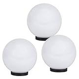 kugellampen set für den garten Drei Außenkugelleuchten aus Polymethylmethacrylat (PMMA) sind geschützt gegen Spritzwasser.