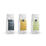 CLASSIC TEA | TEE GESCHENKSET: 1 x INDIAN CHAI Schwarzer Tee - 100 g, 1 x ENGLISH BREAKFAST Schwarzer Tee - 100 g, 1x GREEN BLOSSOM Grüner Tee - 100 g - 3 würzige Tee Klassiker für das ganze Jahr in einem Probierset