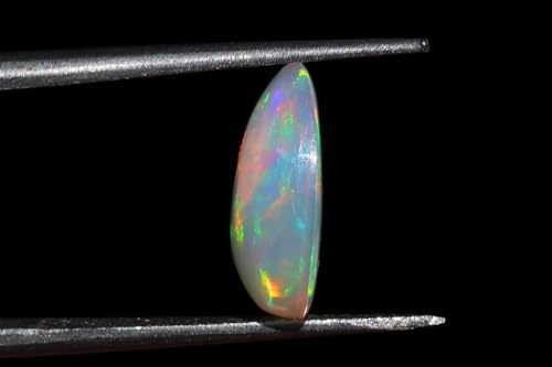 Opale éthiopienne originale de collection taille 13.5x9.1mm