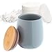Produktbild KADAX Kosmetikdose, Aufbewahrungsdose aus Keramik, Wattedose mit Deckel aus Bambus, Wattepadhalter, Vorratsdose, Wattebehälter, Universaldose für Badezimmer, Wattepads, rund (grau)