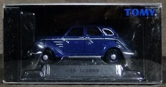 TAKARA TOMY Tomica Limited 0015 Toyoda AA Type Passenger Car (Japan Import)