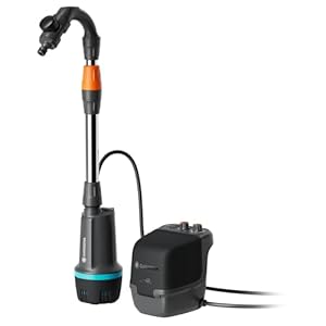 Gardena Akku-Regenfasspumpe 2600 Comfort 18V P4A solo Pumpen: Bewässerungsplaner, Timer-Funktion, Passt sich Deinem Tank an, Stufenlose Druckeinstellung, Konstanter Druck (14604-55)