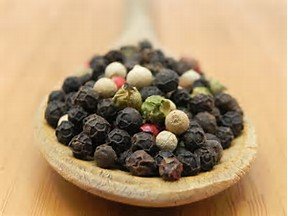 The Peppered Chef Blend (también conocida como 5-Peppercorn Blend) de la colección Fanciful de Merchant Spice Co. (mezcla de 5 pimientas, grande (2