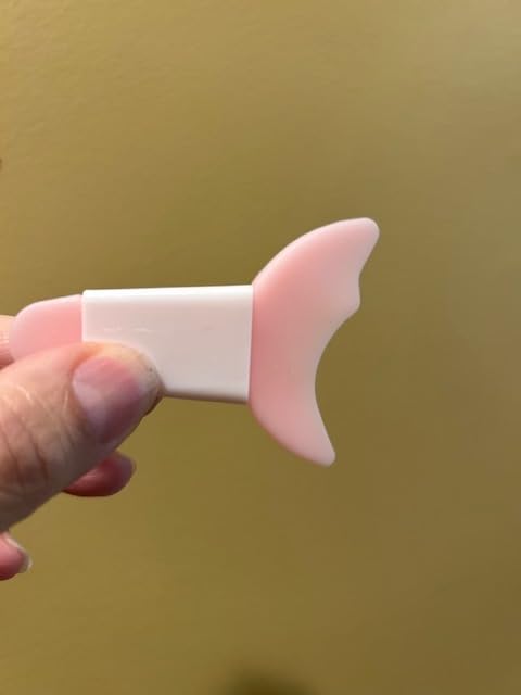 👠  Great Cheat Tool For A Winged Eyeliner Look