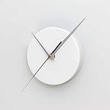 MINIMAL, ÉLÉGANT ET SILENCIEUX : avec son design simple et essentiel, cette horloge en acier est un complément idéal pour décorer votre maison et votre bureau dans un style moderne. L'aiguille des secondes se déplace silencieusement, sans tic-tac gênant.