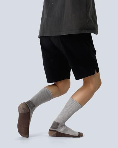 Image of WANDER Merino Wool Crew Socks 3 Pairs Lightweight Cushion Boot Sock