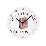 Dimensions : Diamètre de 20 cm, taille idéale pour une présence discrète mais élégante sur vos murs