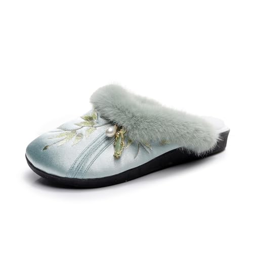 Pantoufles en satin brodées pour femmes : l'élégance Hanfu pour vos moments de détente à la maison