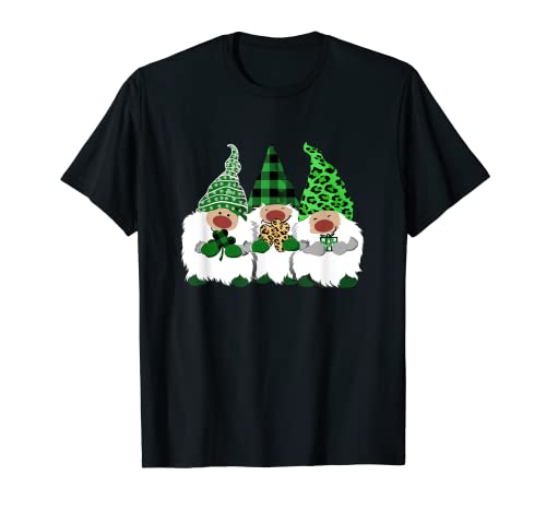 Tres gnomos sosteniendo trébol leopardo cuadros día de San Patricio Camiseta
