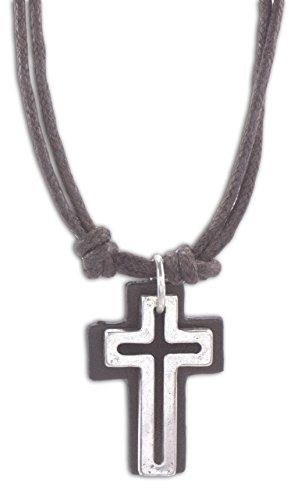 Collier vintage croix ouverte, un bijou chargé d'histoire au double cordon