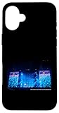 Hülle für iPhone 16 Plus AC DC Live-Konzertarena Publikum Blaue Bühnenlichter rocken