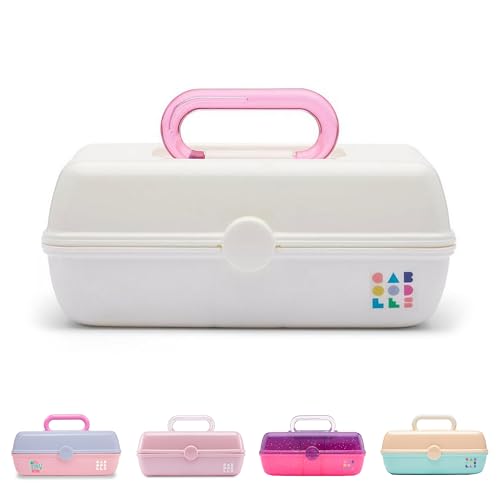 Caboodles Pretty in Petite Make-up-Box, zweifarbig, Weiß auf Weiß, Hartplastik-Organizer-Box, 2 drehbare Ablagen, modischer Spiegel, sicherer Verschluss für sicheres Reisen