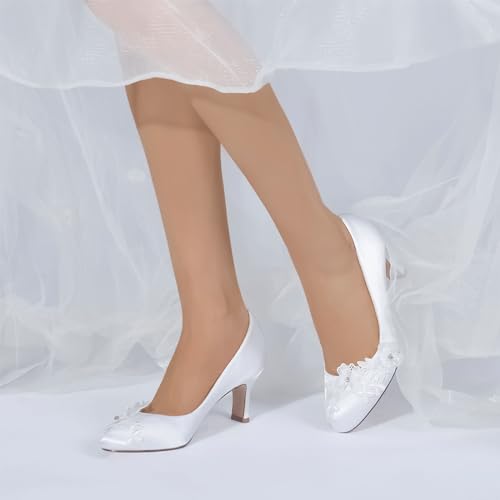 Chaussures de mariée talons bas en dentelle blanche pour bal et réception