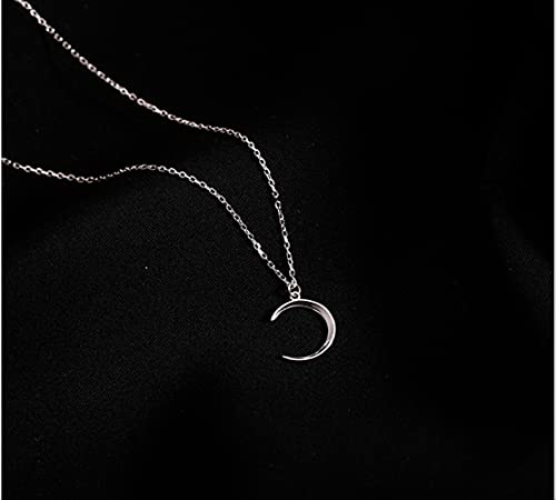 Collier lune chaîne de clavicule pour sublimer un cou dégagé