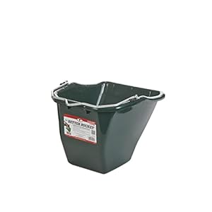 Little Giant® Plastic Better Bucket | Horse Feed Pail | Ergonomically Designed | Flat Back Bucket | Made in USA | 10 Quarts | Green