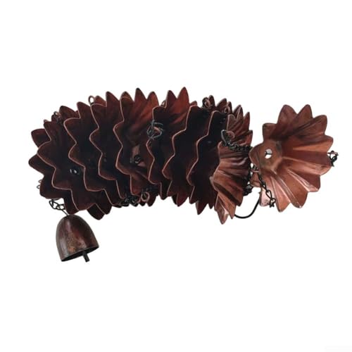 Chaîne de pluie pour drainage de toit dans les jardins et villas offrant une direction fiable du débit d'eau et améliorant les espaces de vie extérieurs