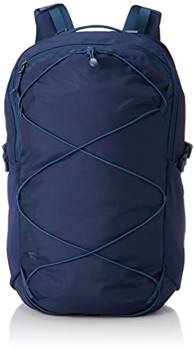 パタゴニアの青いバックパック