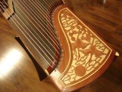 Dunhuang Professional Bubinga Guzheng 694DQ with Master Xu Signature - Image 2
